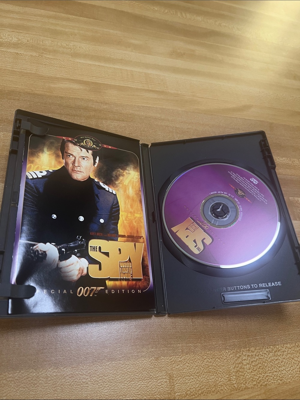 #2701**The Spy Who Loved Me Special 007 Edition DVD – Purple & Gold Cover - Picture 2 of 16
